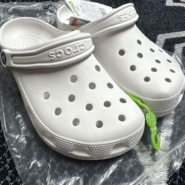 Шльопанці жіночі крокси Crocs Classic
