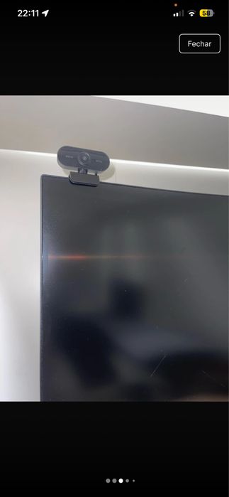 Webcam HD 1080P com redução de ruído, foco automático, fácil instalação e alta compatibilidade.