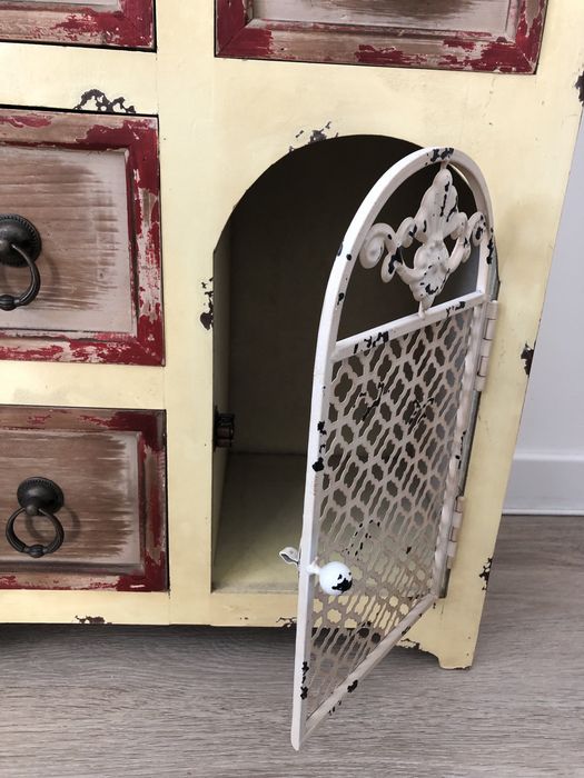 Movel em forma de casa em metal para sala /escritorio/ quarto