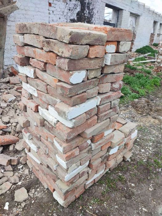 Цегла червона, якісна б/у по 5 грн