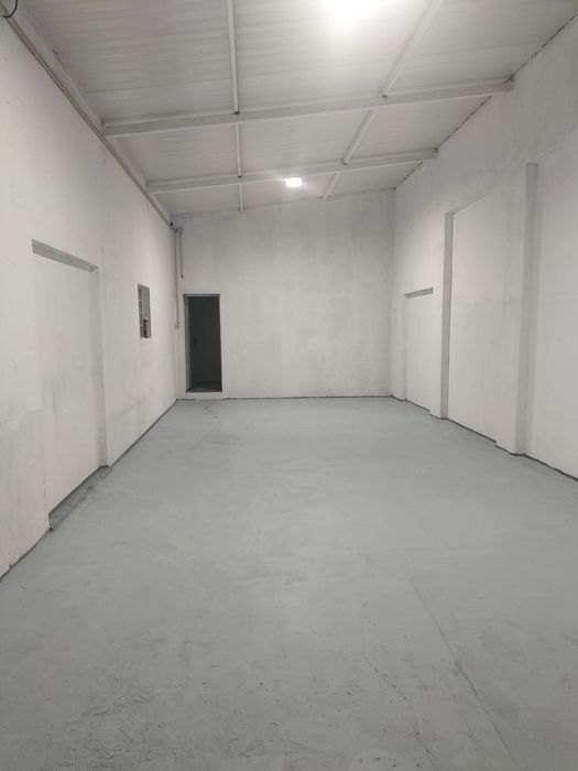 Armazém com 100m2 na Lançada