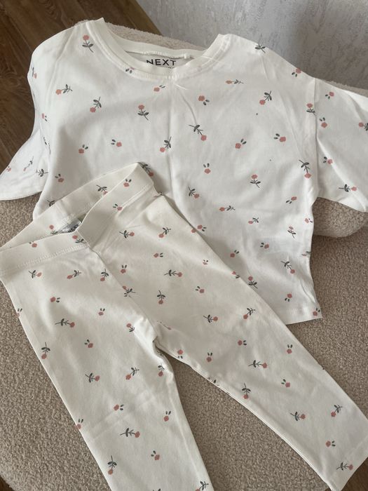 Костюмчик новий від Next