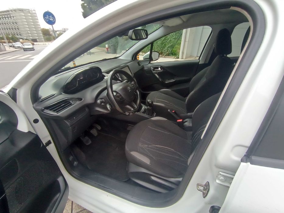 PEUGEOT 208 1.4 hdi de 2012 nacional 170 mil quilometros