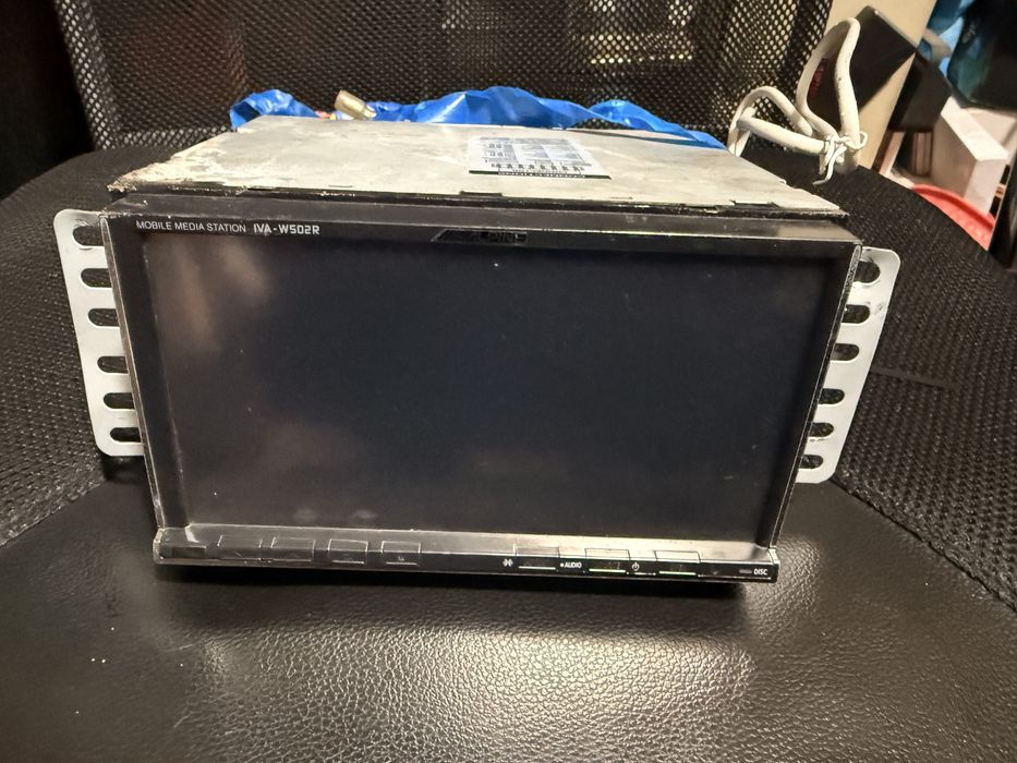 Автомагнитола Alpine IVA-W502R