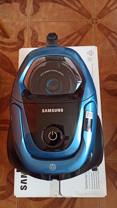 Пылесос Samsung SC07M31D3HU с контейнером для пыли 3300 гр. Б.у.