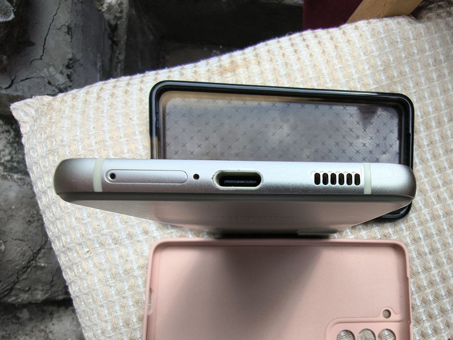 Продам Samsung Galaxy S21 FE 6/128GB (Olive)