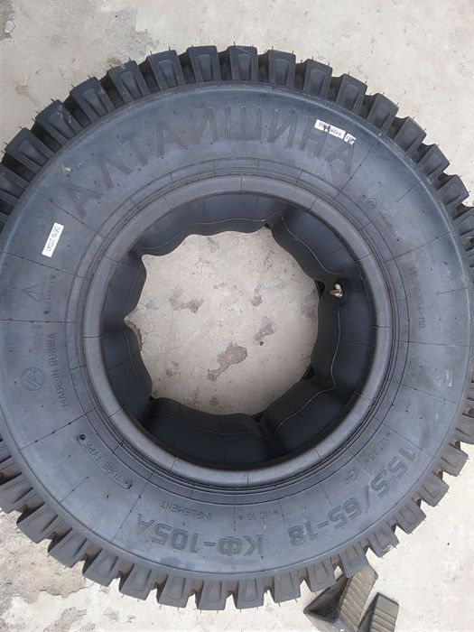 Шини 15,5/65r18 10 слойніз камерою.