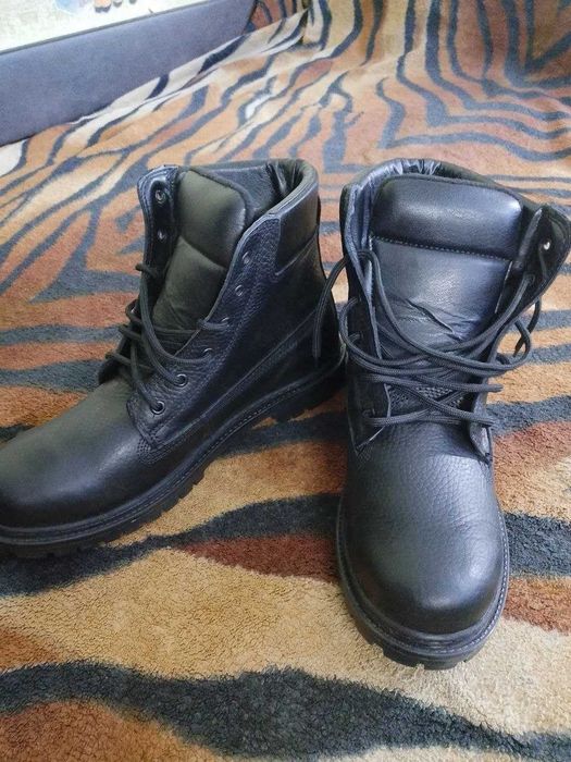 Продам взуття для роботи р-р 46-47.