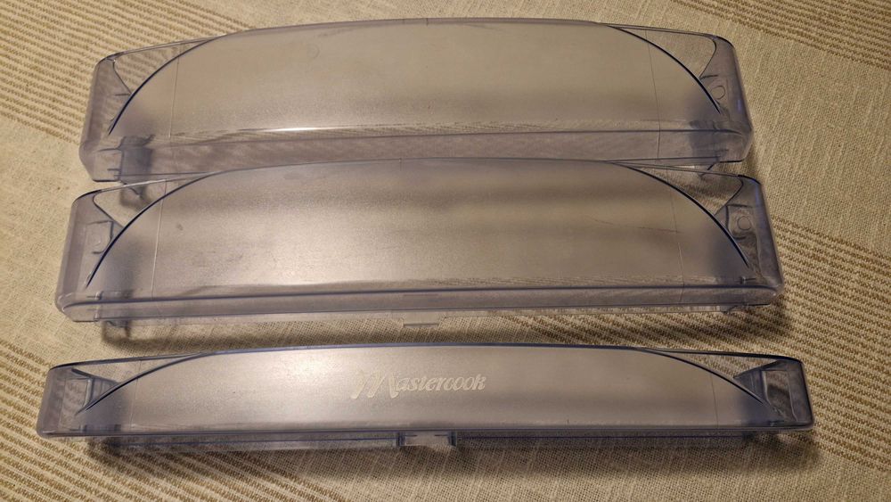 Półki -balkoniki na drzwi lodówki Mastercook LC-617A
