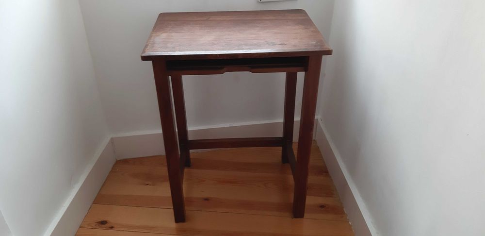 Mesa de apoio vintage em madeira exótica