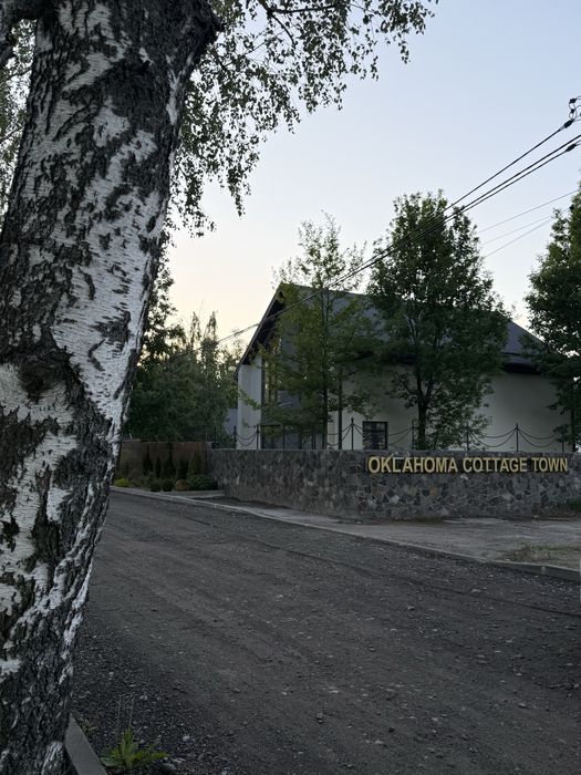 Ділянка біля лісу та озера | КМ Оклахома | 15 км від Києва | закрите містечко | Заходь