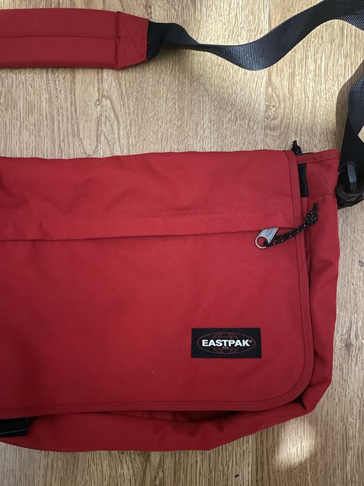 Mala Eastpak messenger bag