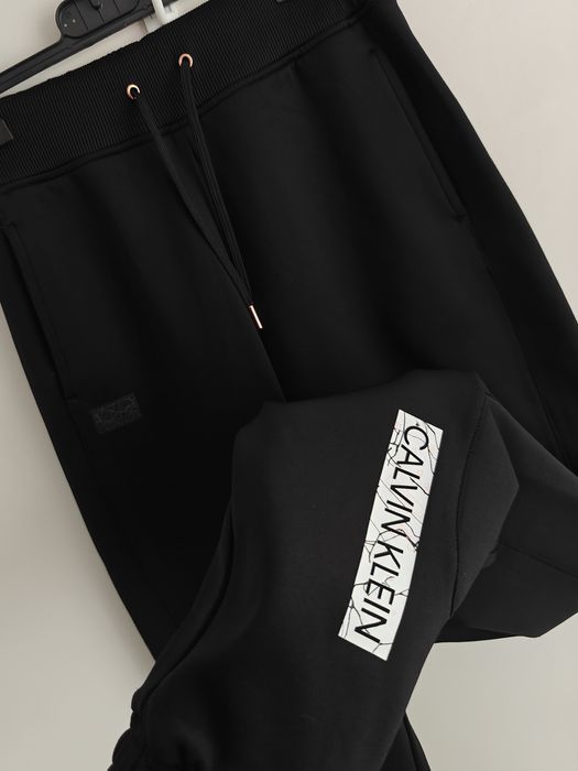 Calvin Klein spodnie sportowe damskie XS/S