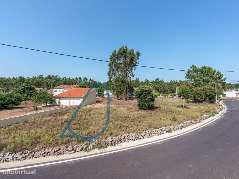 Terreno para Construção - 2.593 m² - São Mamede