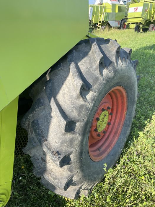 Зерно збиральний комбайн Клас меркатор 60