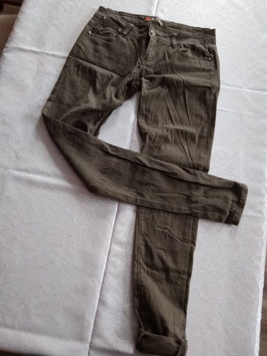 Spodnie kolor oliwkowy