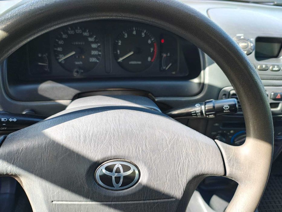 Toyota Corolla 1.4 sedan