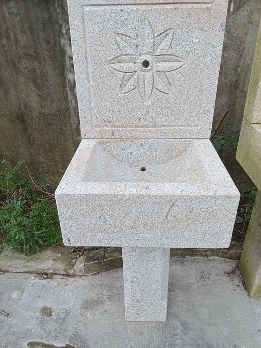 Fontanário em granito