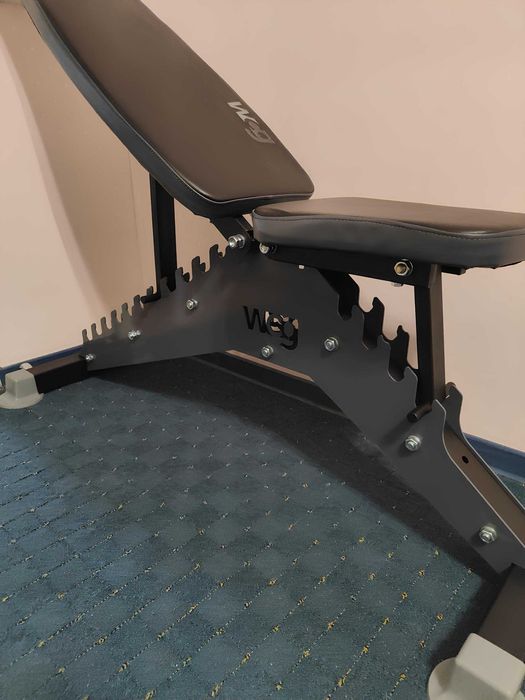 Лавка для жима штанги гантель B600 черная Скамья жиму Лава Тренажер