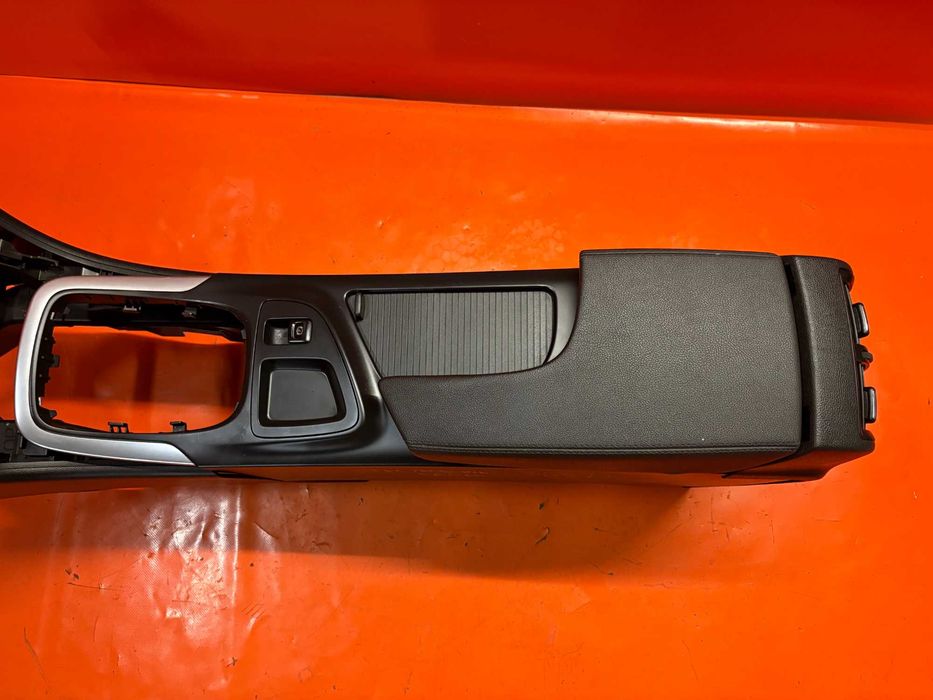 353K Podłokietnik Tunel Środkowy Opel Insignia A