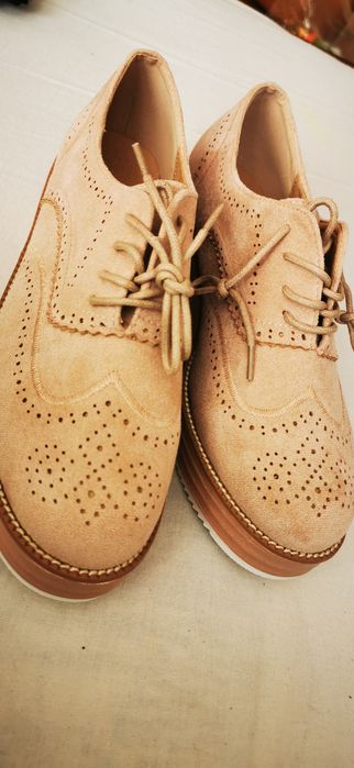 Zamszowe damskie buty oxfordy 40