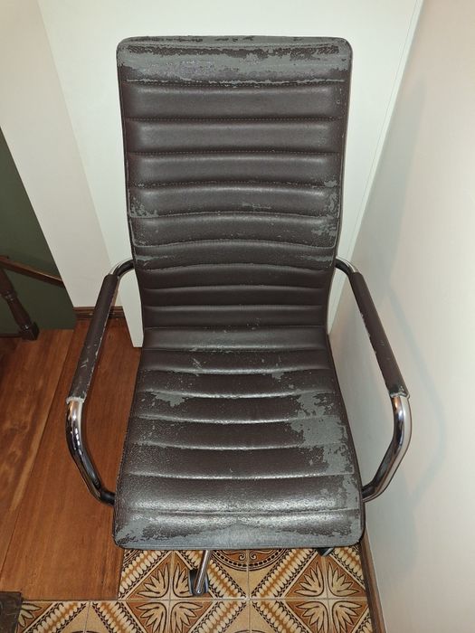 Cadeiras secretária usadas