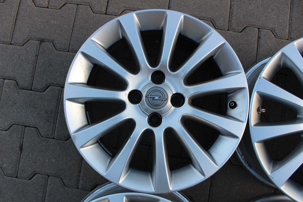 Oryginalne felgi aluminiowe 16" Opel Corsa D E Adam Karl Meriva 4X100