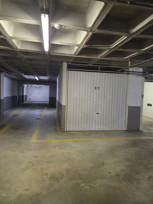 Alugo garagem em Maximinos
