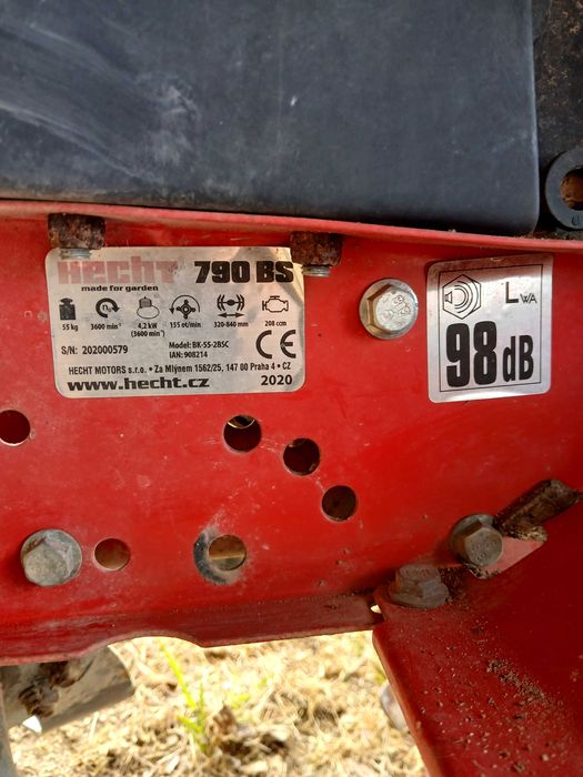 Glebozgryzarka hecht 790BS