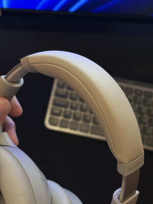 Навушники Sony WH-1000XM4