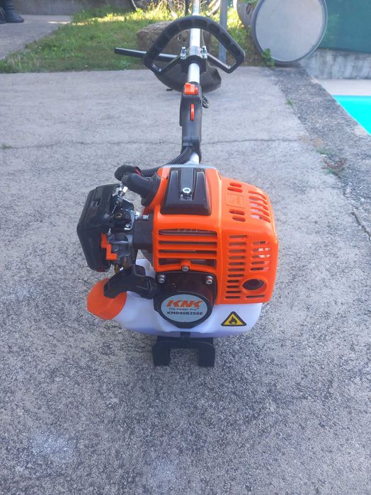 Aparador Rocadora de relva a gasolina