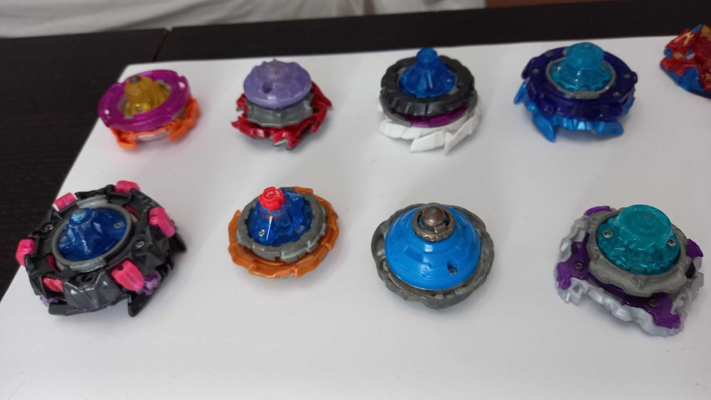 Волчок BEYBLADE Бейблейд пусковое устройство запускалка