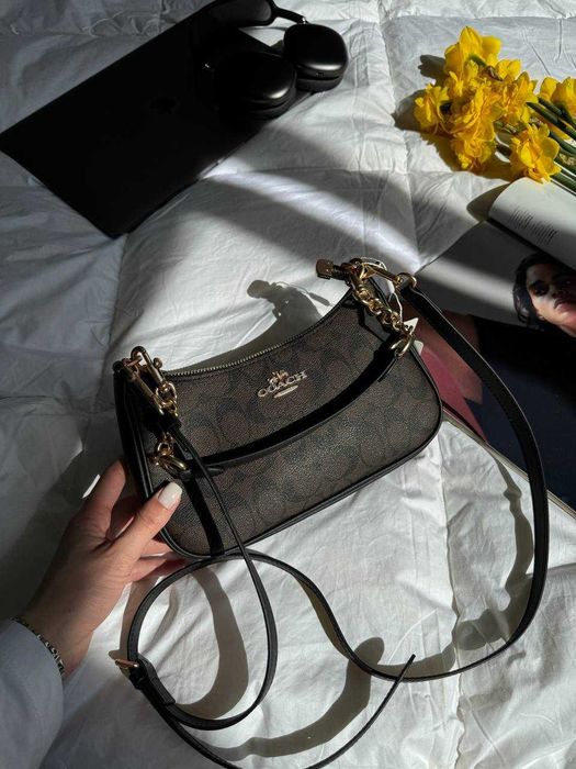 Coach Teri Shoulder Bag In Signature Canvas