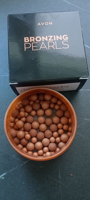 Puder brązujący w perełkach. Odcień Deep