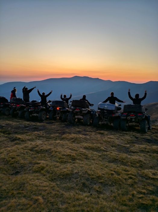 Прокат квадроциклів , подорожі та катання на квадроциклах.