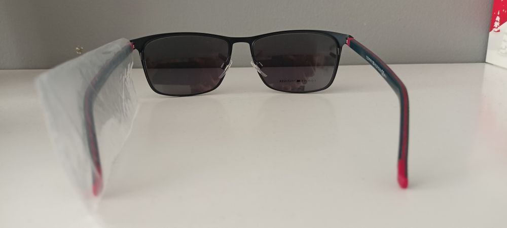 Okulary przeciwsłoneczne Tommy Hilfiger