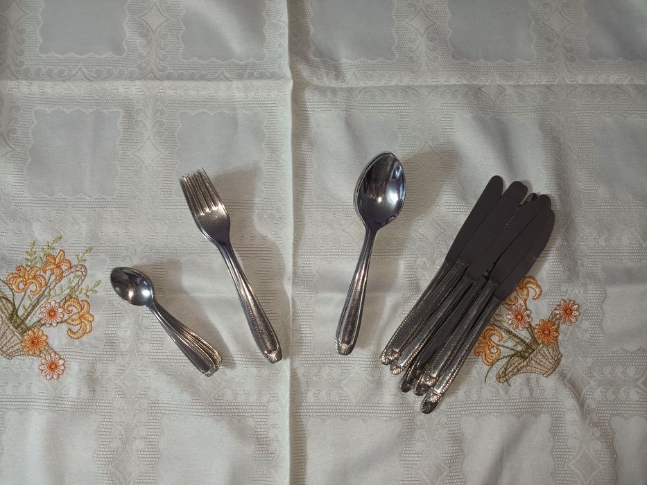 Talheres novos em inox