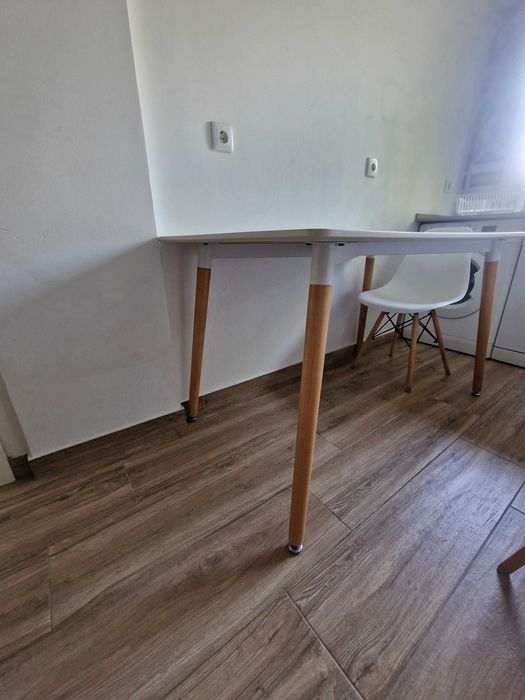 Mesa de Jantar Retangular + Conjunto de 4 Cadeiras Brancas