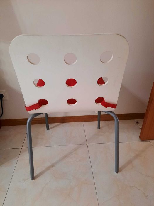 Cadeira IKEA com almofada