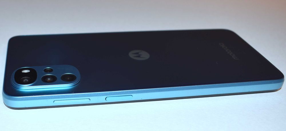 Smartfon Motorola Moto G22 4/64GB + 3x szkło hartowane. JAK NOWY.