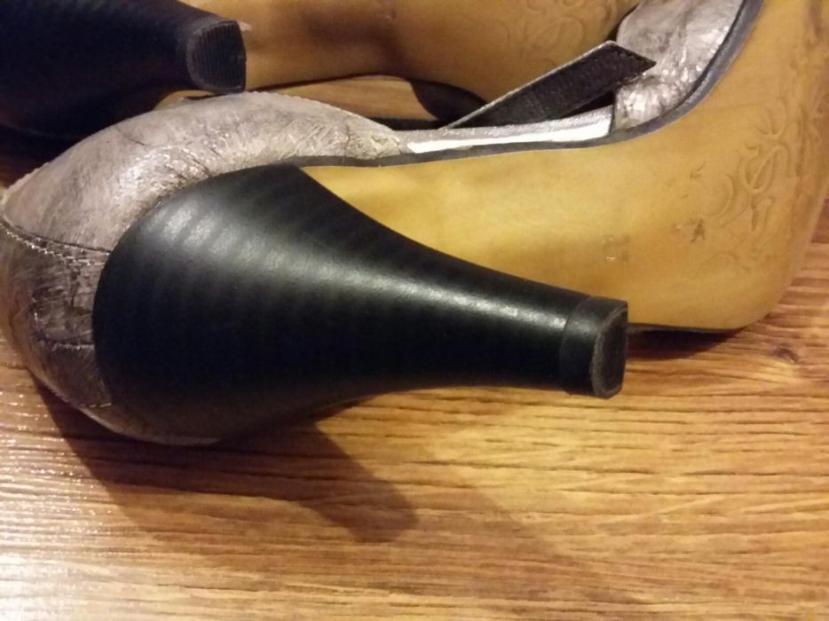Buty 37 eleganckie srebrne jak nowe studniówka