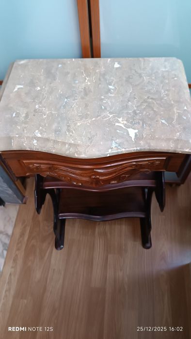 Mesinha com pedra mármore