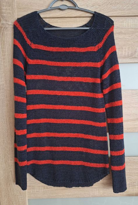 Sweter w paski granatowo-czerwone