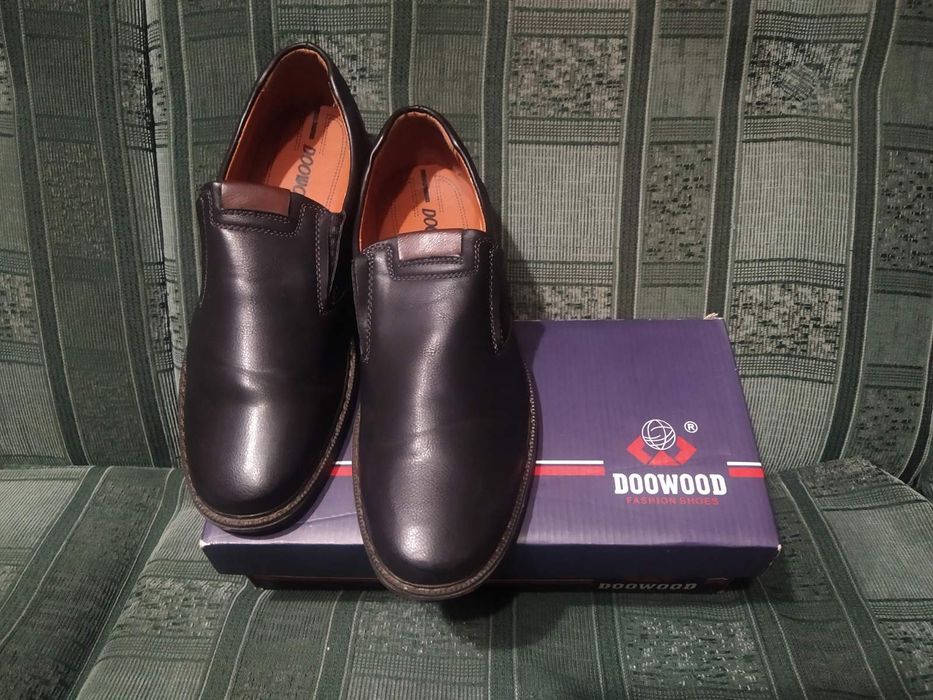 Чоловічі туфлі 43 розмір