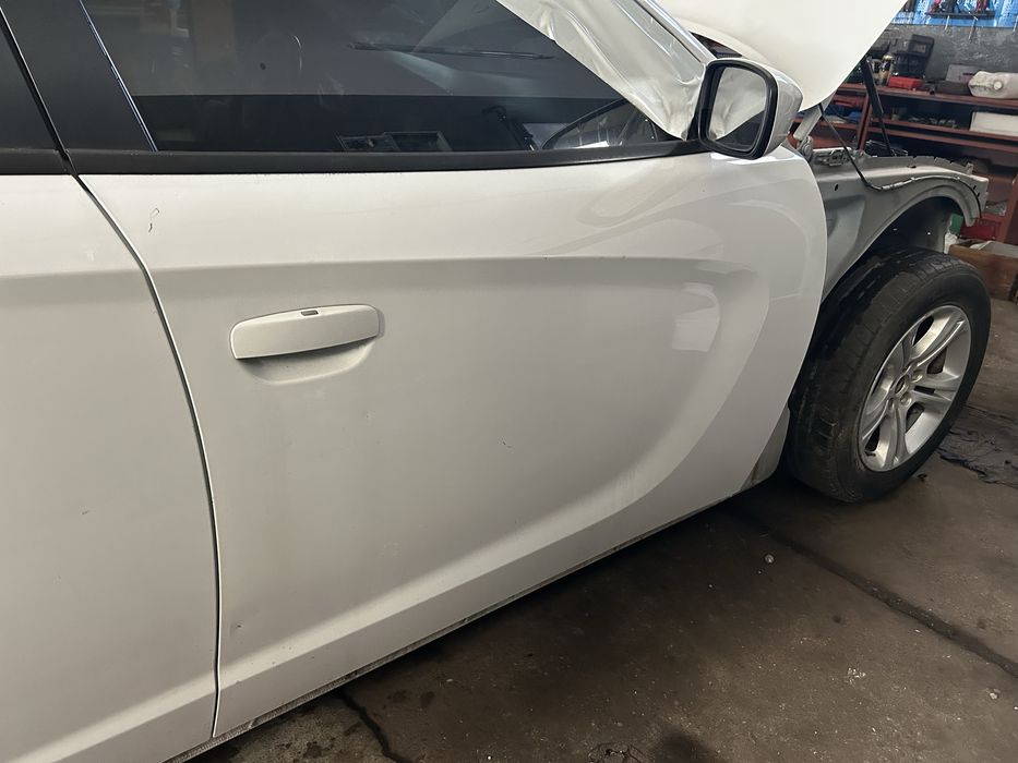 Dodge charger 2015- drzwi w roznych kolorach