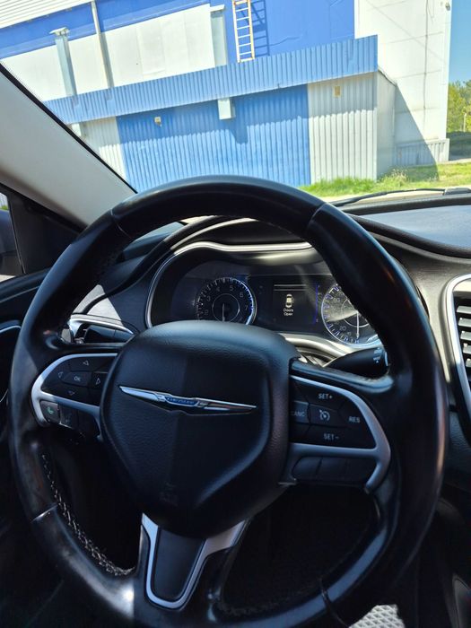 Продам власне авто Chrysler 200 2014 г. 2.4 гбо