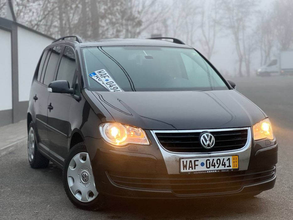 Продам Volksvagen Touran 2007 рік