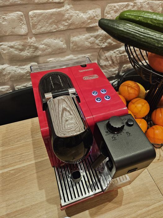 Nespresso DeLonghi Lattissima+