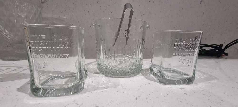 Conjunto jarros e copos