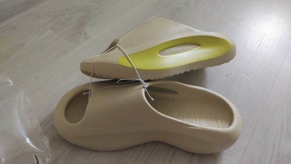 Sprzedam klapki damskie.